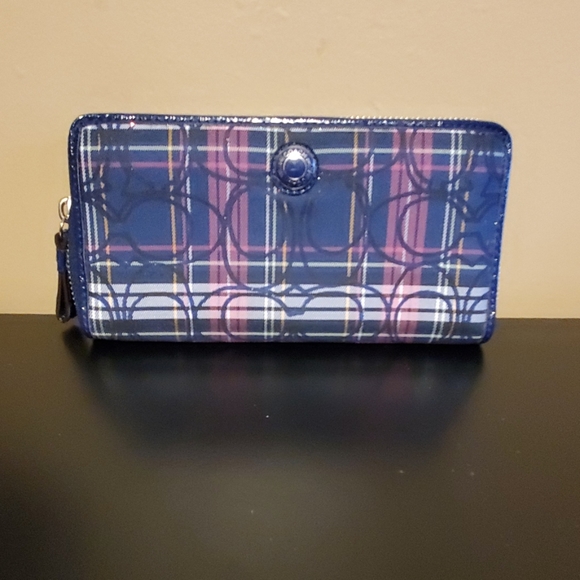 Coach Handbags - Coach Wallet